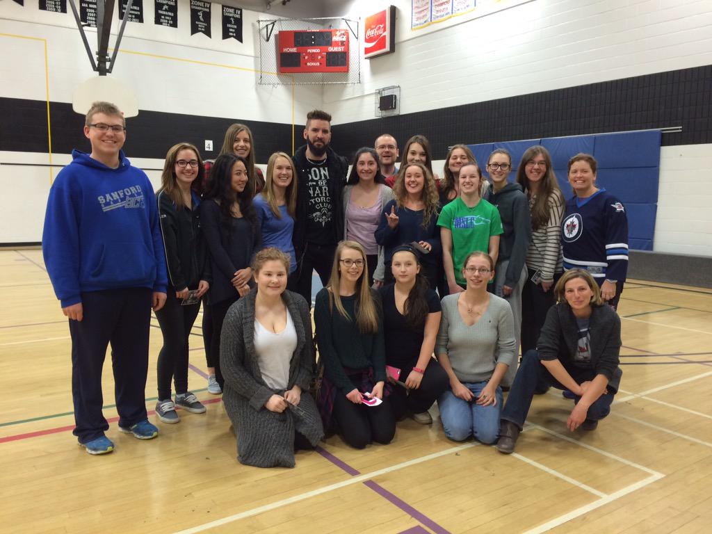 SabreCouncil's tweet photo. Thank you @RobbNashLOA for coming to our school and giving our students strength and hope! http://t.co/0Z71ggtNSN