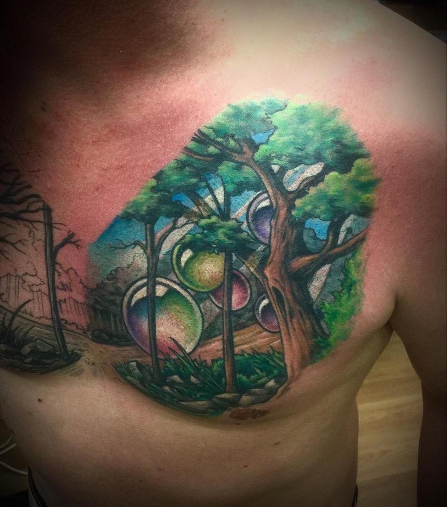 mellow_costello's tweet photo. @TattooSociety13  Got another session in on this beautiful chest piece....thanks to @redskytattoo #redskytattoo http://t.co/01dUoN0Aoe