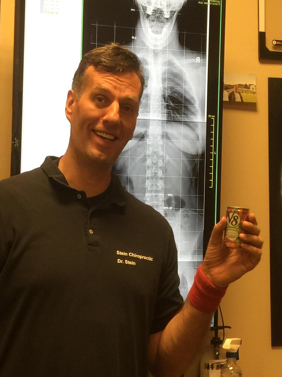 7foot2doc's tweet photo. If you want to look like a giant in pictures, drink small cans. #Gonstead #72doc #worldstallestchiropractor http://t.co/KB6fteNviJ