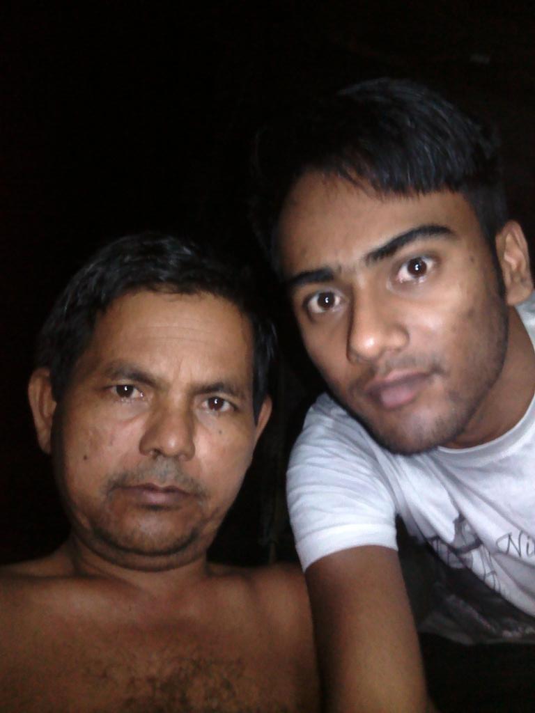 OfficialSuman's tweet photo. Me r dadu http://t.co/QXsfrkZCnA
