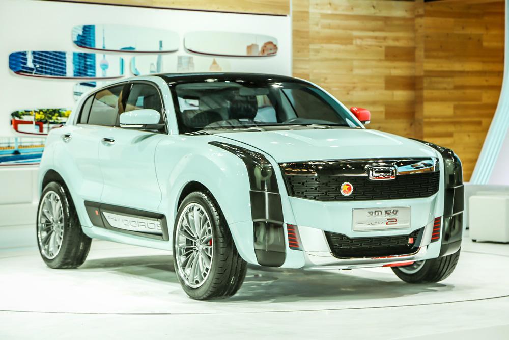 QorosAuto's tweet photo. Fantastic day yesterday at the #ShanghaiAutoShow showing our #Qoros 2 SUV PHEV Concept! http://t.co/8WvMb8jIO5