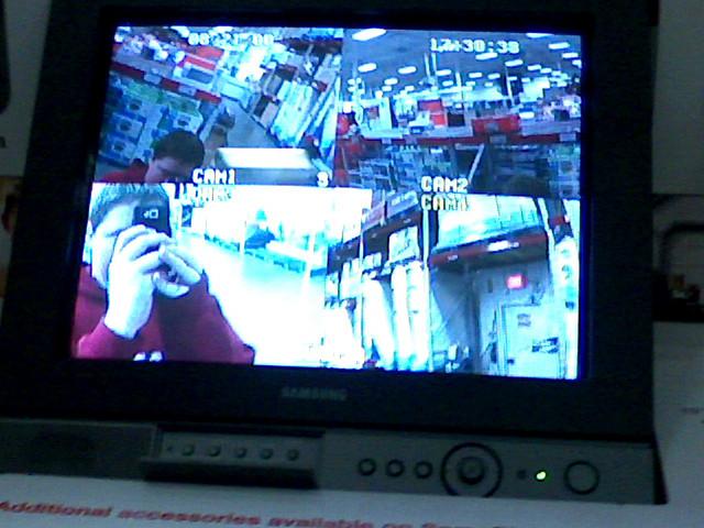 VisteNews's tweet photo. Is your business safe from theft http://t.co/Y3cNfisVfT #Security http://t.co/g9nIaJjXvX