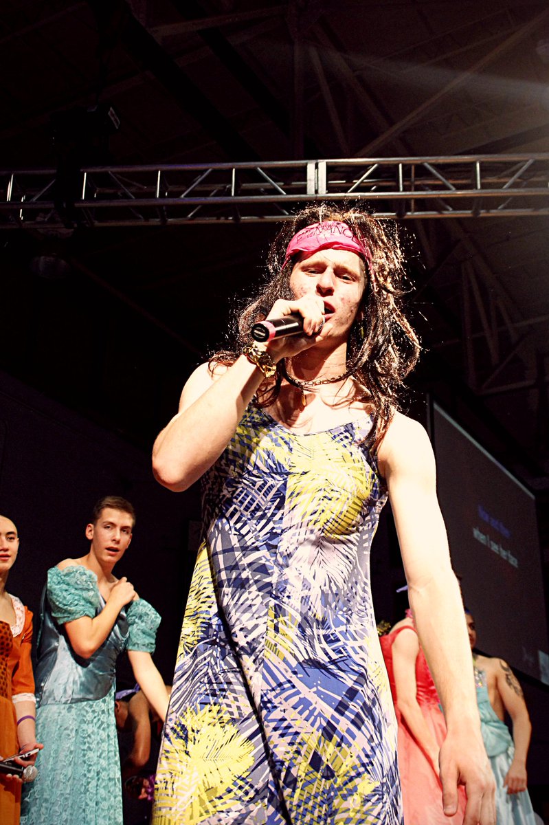 NiHao_KaiLanLi's tweet photo. Going through the ssdm photos #MrFourDiamonds #ftk #ssdm2015 @nick_fox36 http://t.co/d08H4VmE2C