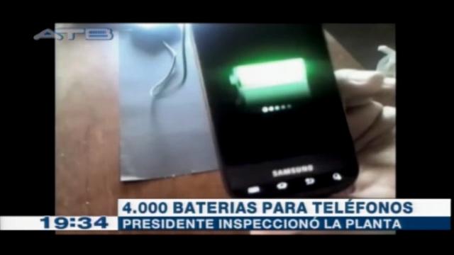 EnConexionbol's tweet photo. La planta piloto de litio en Palca logró producir al menos 4 mil baterías para celular http://t.co/YQKwsTsG3O http://t.co/0n94tgYV0I