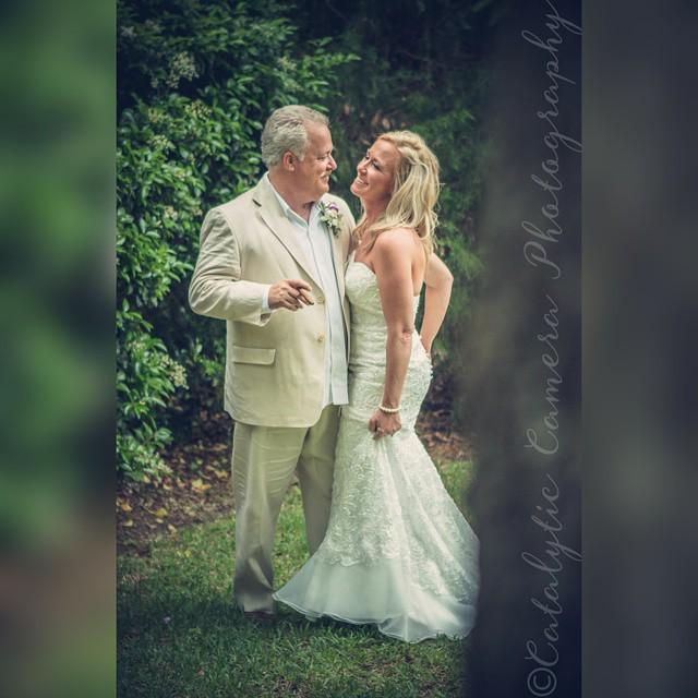 AandC_photo's tweet photo. Beautiful Bride and lucky groom! 💐💒💍 #tallahasseephotographer #weddingday #weddingphotography #catalyticcamera #tal… http://t.co/vJuNxeZnA7