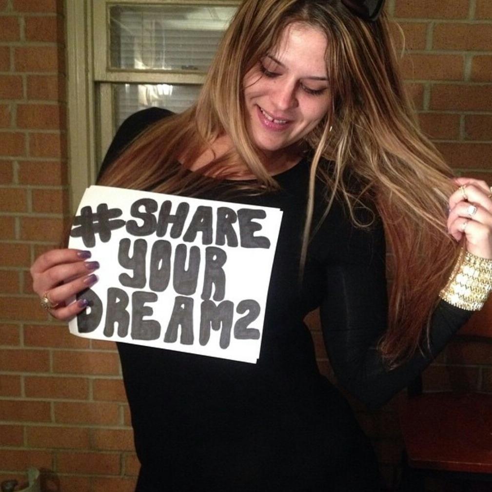 TeamDream2IMG's tweet photo. #Shareyourdream2 #DREAM2IMG #mtv.com @FACEYourDREAM2 #MAGNIFICENTLIFE http://t.co/ByuLt4HQR7 #musicbloggers http://t.co/lF8JXazcsG