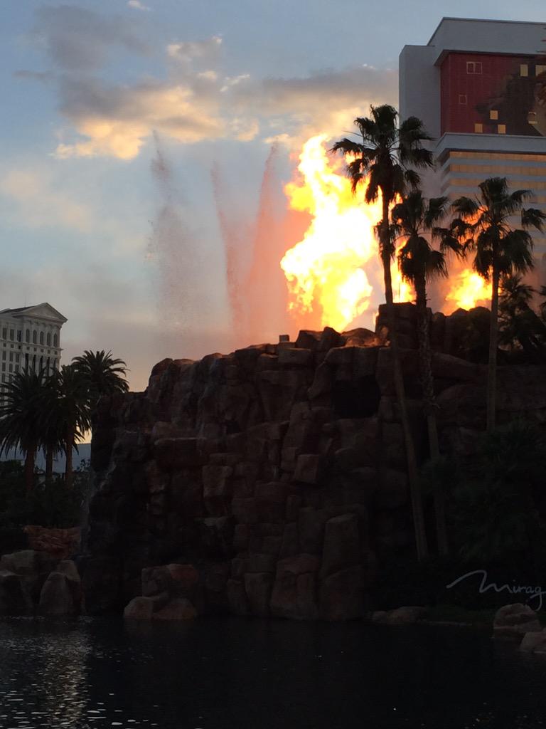 kab8609: Something blew up #ImagineCommerce http://t.co/j7LgL51yHS