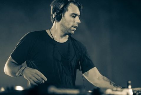 Happy birthday to my favorite DJ Sebastian my best wishes to you. Greetings from Venezuela! 