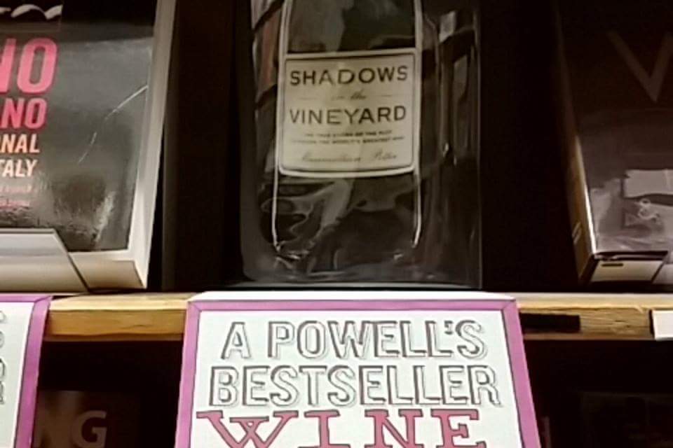 maxchapter's tweet photo. A fine Portland evening ain't complete without a browse through @Powells. cc: @maxapotter http://t.co/fQySlwzmMT