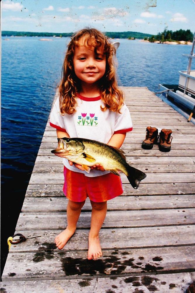 PaigeGalea's tweet photo. The good old days #childhood #fishing #cottage #summer http://t.co/DS4i5drp5Y