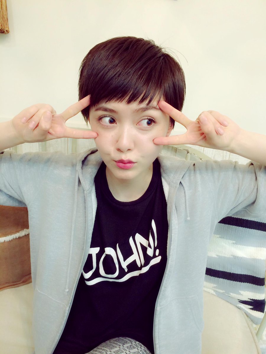 Inthink 女優兼non Noモデルの遠藤新菜ちゃん カッサ小顔マッサージ プラジンマスク 髪をバッサリ切ったので お顔周りが目立つ ということで ぐいぐい流しました にーなちゃん いつもありがとだよ Http T Co Sldmmidzgq Twitter