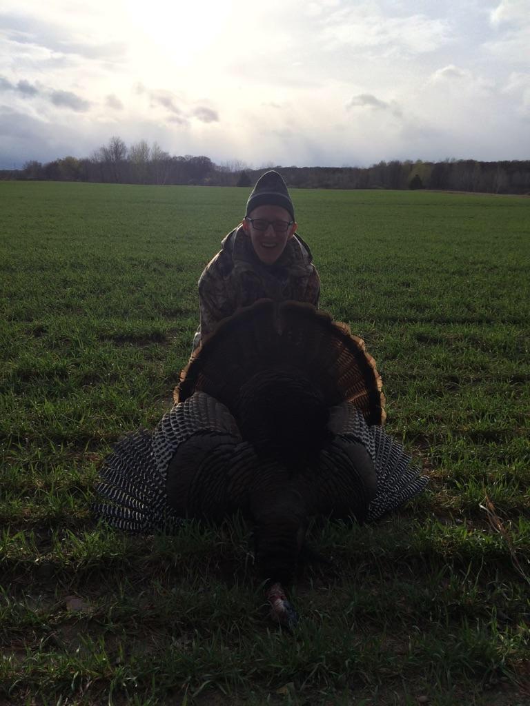 JurekTaylor's tweet photo. 24 pounds 9 3/4 in beard 1 1/4 spurs! #LongBeardXRR #ItsInMyNature #SpringStrut #SpringTurkey http://t.co/I47miJF2pp