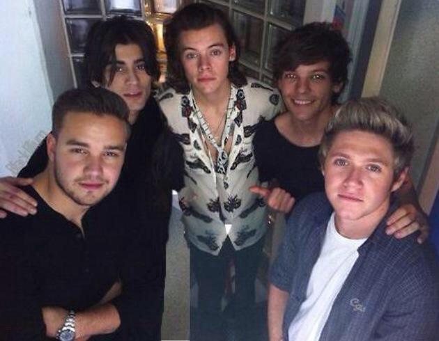 savemecsm's tweet photo. rt if you're always here for these lads 💗
#WeKnowWhoAreHereFor1D http://t.co/dCCkoaJ75a