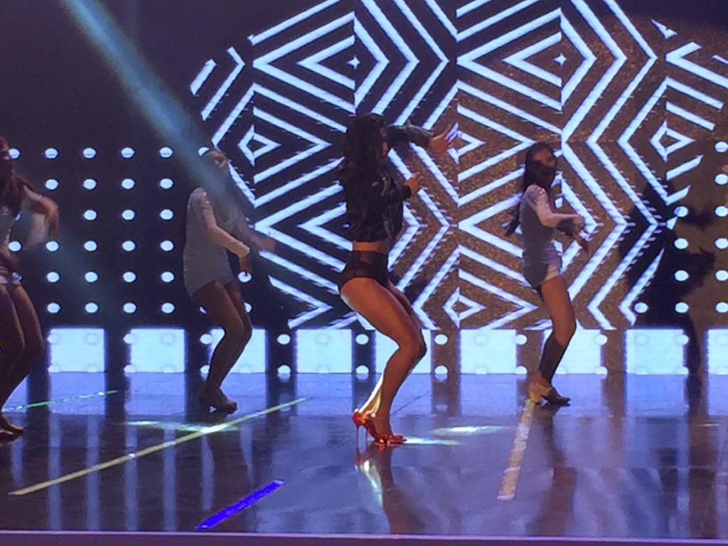 SoyElMejorTC_'s tweet photo. ¡#DinaVIP quiere seguir aquí! @DinaVIPTC baila al ritmo de JLo para ganarse al público y sobre todo al jurado. | RT http://t.co/oRti4YKzZp
