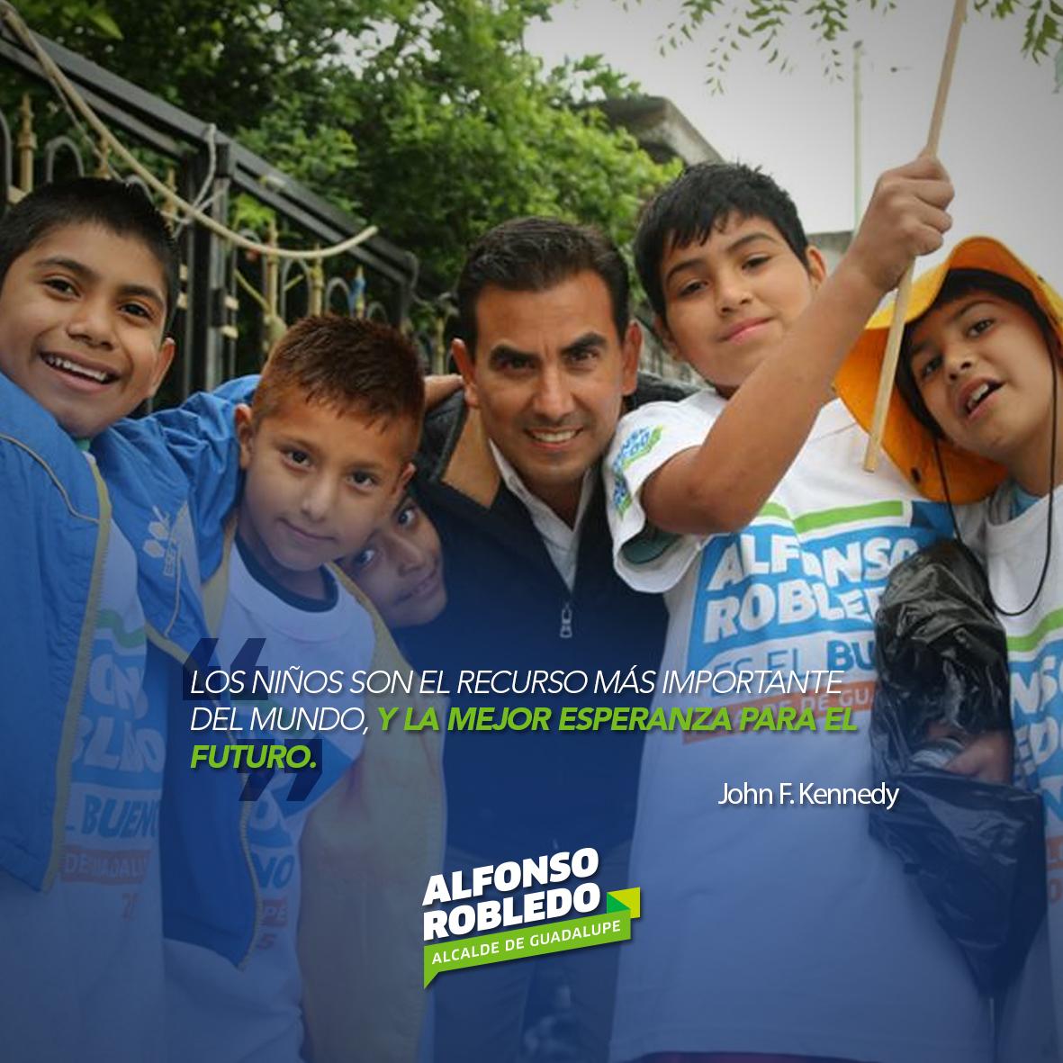 PonchoRobledoMX's tweet photo. Buenos días!!! Ya amaneció y vamos a trabajar muy duro!!!  Amos a darleee!!! #YaEsTiempoDeHacerloBien http://t.co/w8XAS1odbB