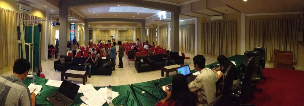Hari ke-2 Sam Ratulangi Economic Debating Competition #SEDC