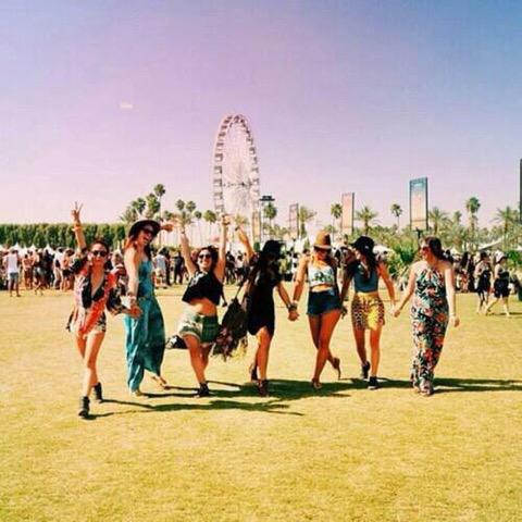 SickViews's tweet photo. Coachella looks so fun 😍 http://t.co/FN7MBIwI7r