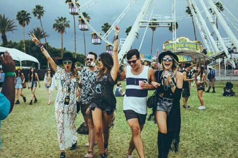 SickViews's tweet photo. Coachella looks so fun 😍 http://t.co/FN7MBIwI7r