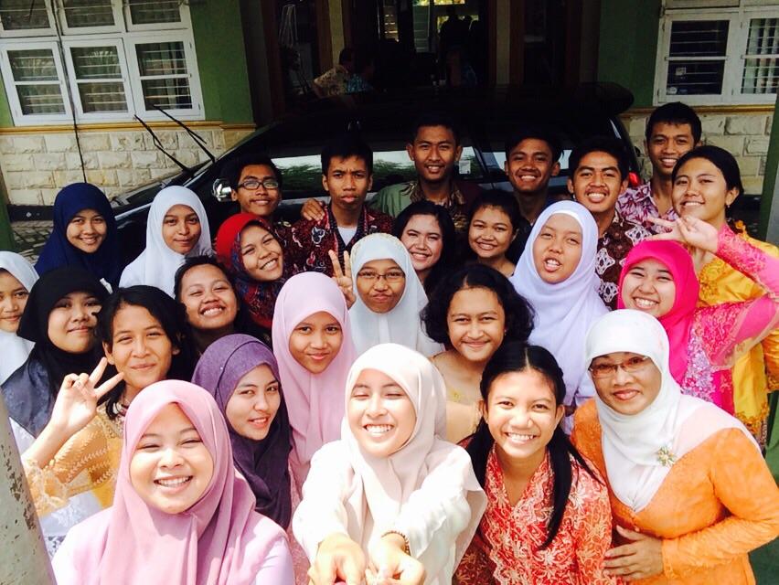 XIIPA1UNIVERSE's tweet photo. SELAMAT HARI KARTINI UNTUK PEREMPUAN KEBANGGAAN INDONESIA! SALAM UNIVERSE! @tentangsmanisda #KartiniSmanisda http://t.co/ur0zNH12aK