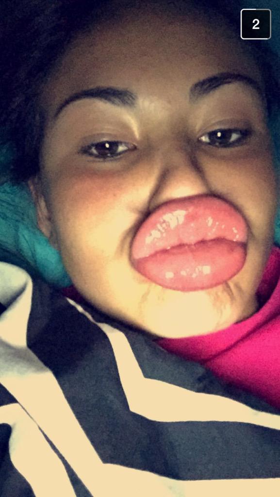 brookecaseyyy's tweet photo. IM DONE 😂 @_Chloeluna http://t.co/zb0zGOQQW7