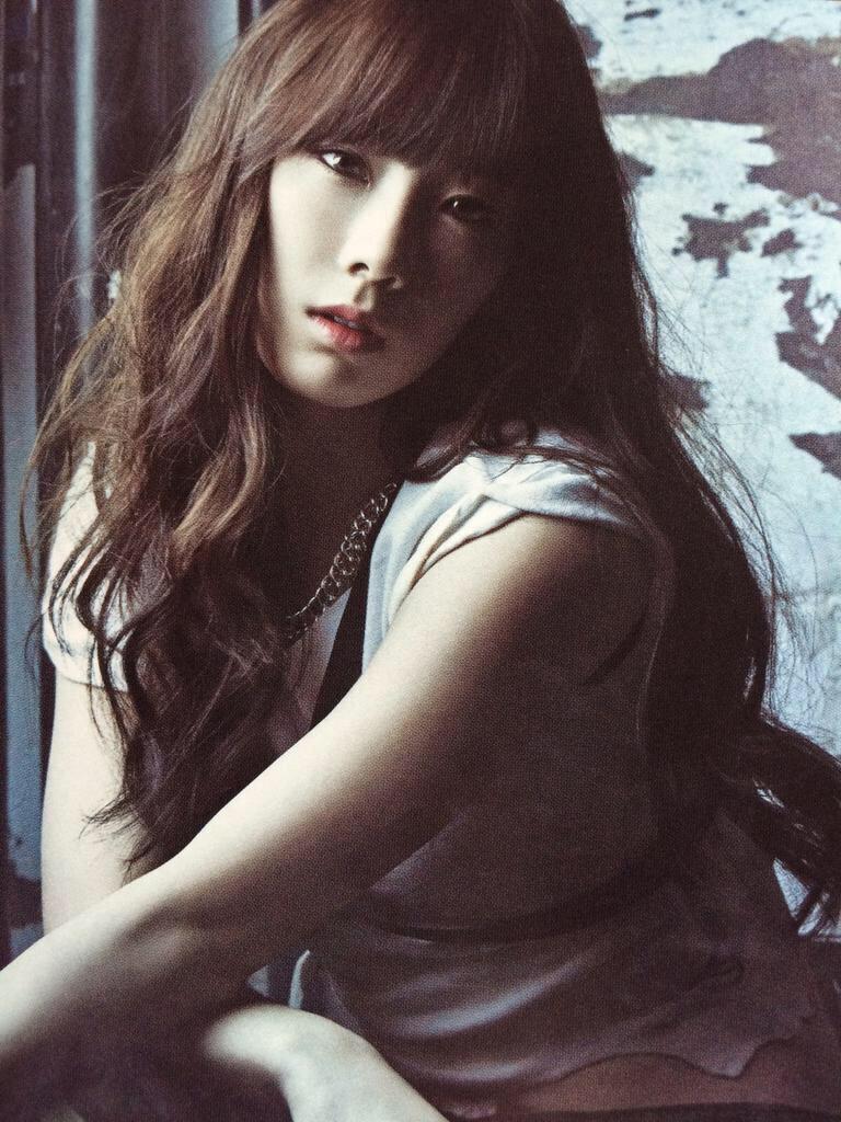 devoted_ss's tweet photo. DAMN!! SHE'S SO HOOOOT 🔥 #CatchMeIfYouCan #CatchTaeyeon http://t.co/ubCqFdKpD7