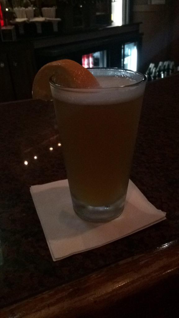 tony_amato1's tweet photo. Birthday beer @BlueMoonBrewCo #BlueMoonMonday #420 http://t.co/45pMjjFpRb