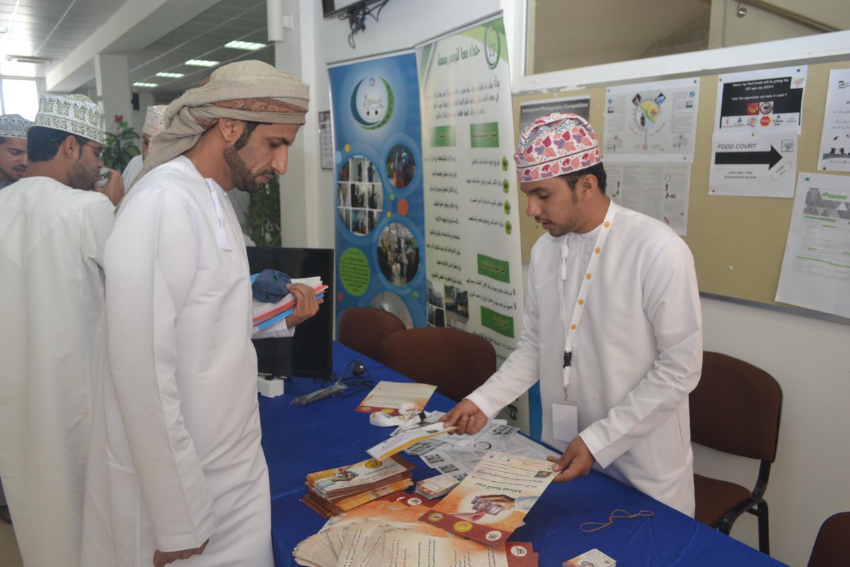 helpf04's tweet image. جانب من مشاركة مشروع إعانة أسرة بكلية كالدونيان الهندسية بتعاون مع حملة معا لنرسم بسمة.