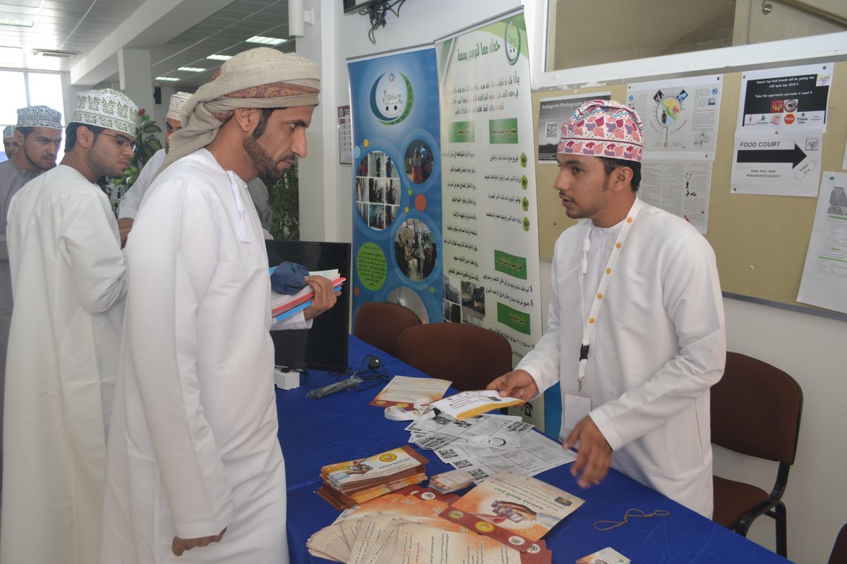 helpf04's tweet image. جانب من مشاركة مشروع إعانة أسرة بكلية كالدونيان الهندسية بتعاون مع حملة معا لنرسم بسمة.