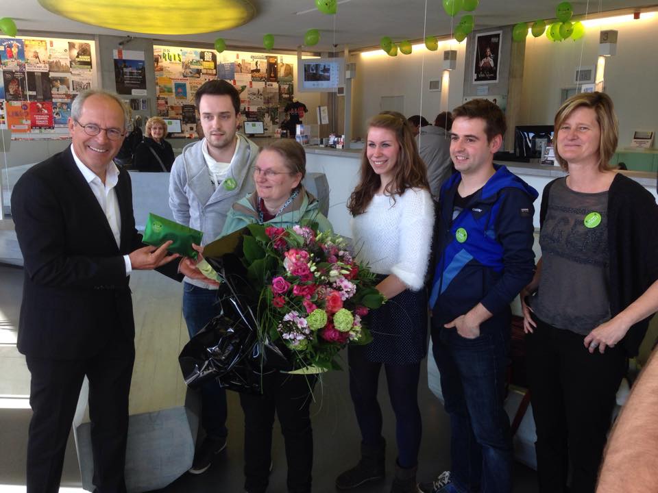 Speciale dag vandaag! #inenuit bestaat 10 jaar en zet zijn 6,6 miljoenste bezoeker in de bloemetjes!