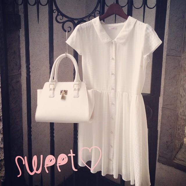 ハニーズ Honeys 白コーデをガーリーにまとめてみました シャツワンピース 2980 557 52 7599 ボストンbag 1980 48 ハニーズ Honeys T Co Cwdjogxp8e