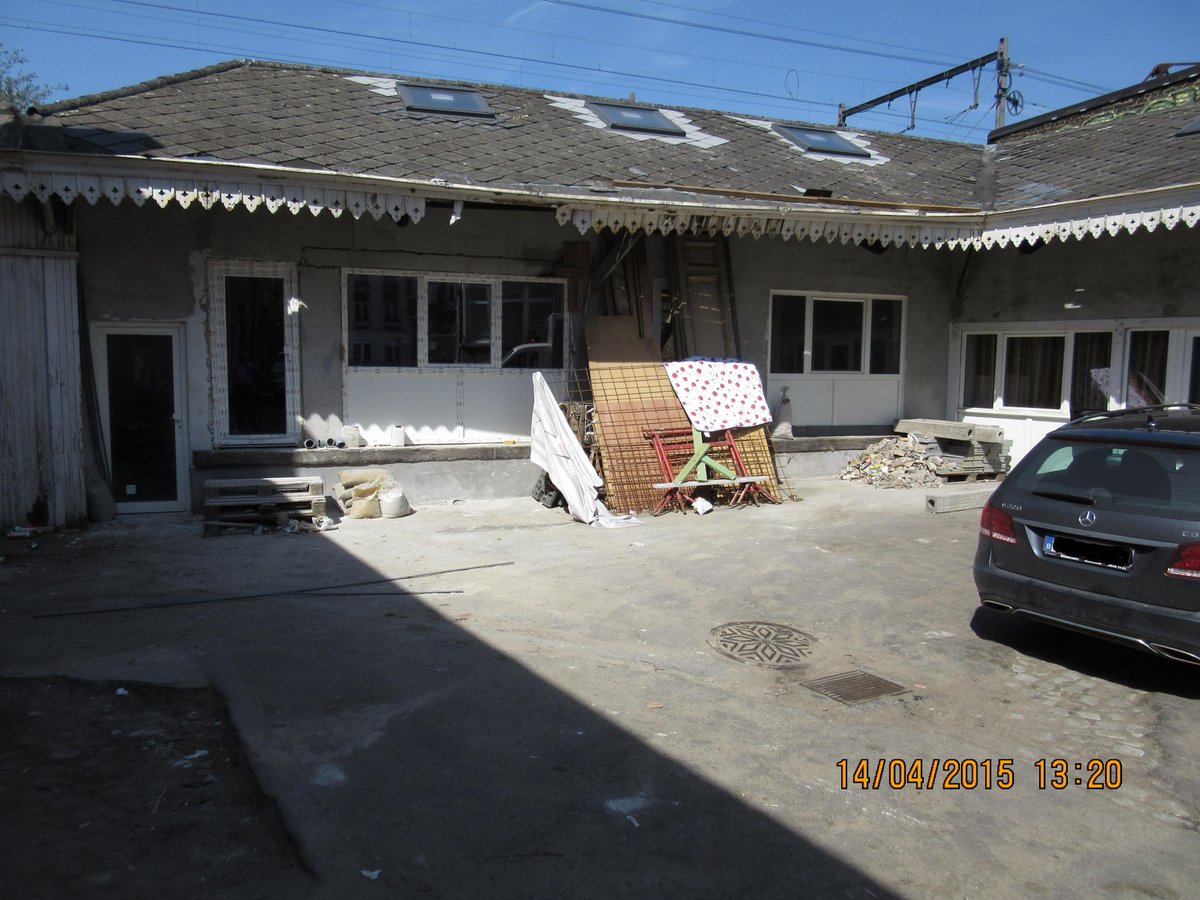 JeanGrell's tweet image. ONE : Modification de la charpente et création d'une mezzanine
Vue extérieure de la pose des châssis