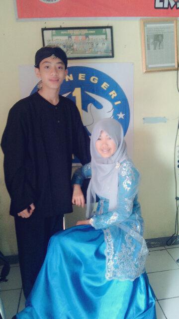 putriisma24's tweet photo. #kartiniday sama akang @raulinurzahwa :* http://t.co/FzlJKayCk8