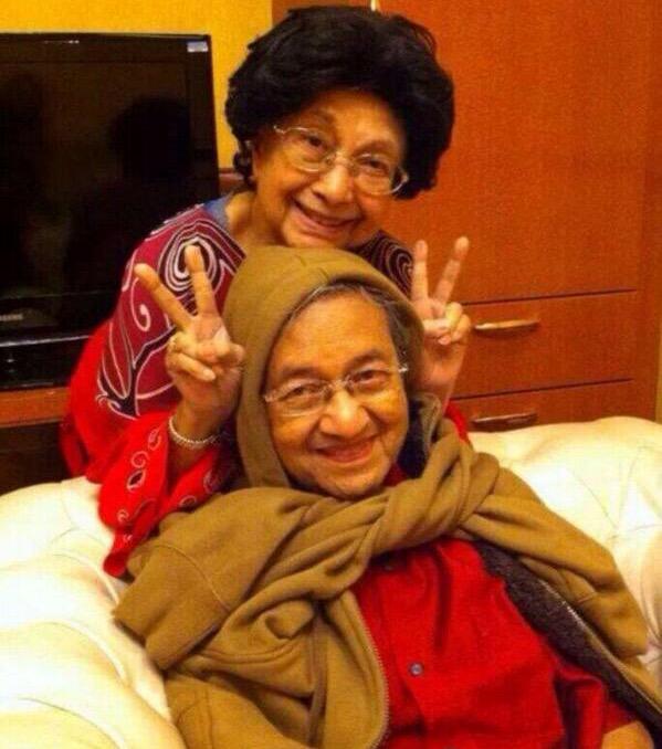 HafizRayyan's tweet photo. Tun Dr Siti Hasmah is the mother of Malaysia. A great example to many woman, especially those at the top. http://t.co/IF6ztq66Qy