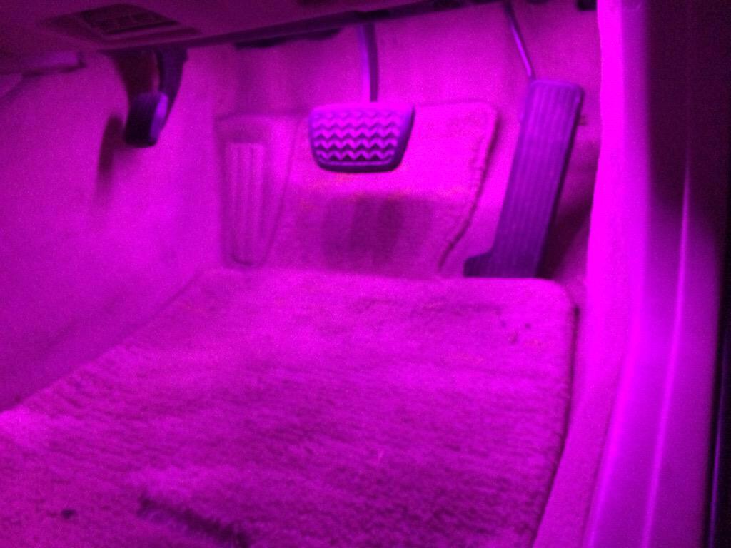 えぃ 17 クラウン ロイヤルサルーン プレミアム 売ります 内装ピンクのライトにしてます 車検5月日までなのでないものと思ってください 25万ぐらいで考えてます 気軽にコメントordmお願いします W Http T Co Wewmualt3m