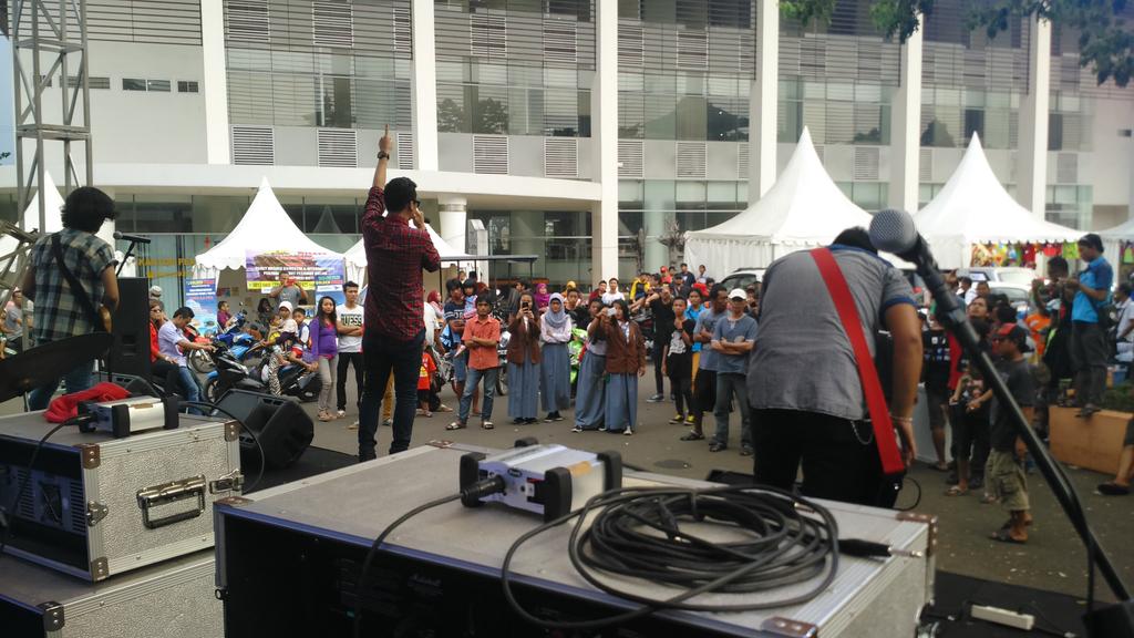 DONE for today <a href="/Dfinix/">DFINIX Band OFFICIAL</a>!!  Thank's to taman mini.. Luar biasa!!