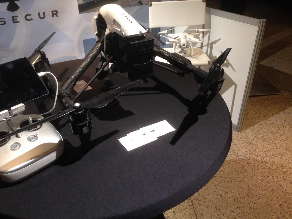 lievenscheire's tweet photo. Mooi speelgoed hier op de Drone Convention in Genk. #DroneConEU http://t.co/79hXYVSmSo