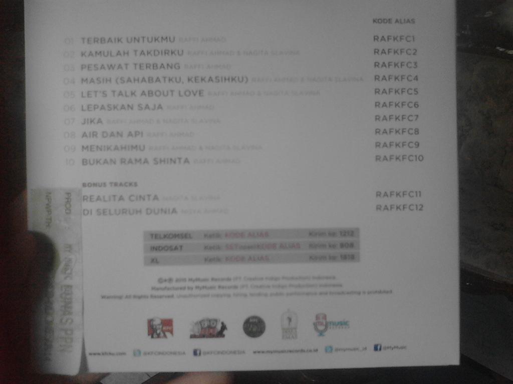 Yeyy!! Akhirnya dpet jga CDnya keren2 bnget lagunya Aa' <a href="/RaffiAhmadLagi/">.</a> ayo yng blm bli cpetan beli.
 <a href="/FamilyRANS_FC/">RAFFI & NAGITA</a>