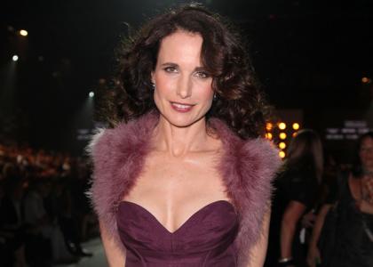 A very happy FURRY BIRTHDAY to American actress Andie MacDowell. 