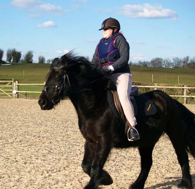 AmberSacredoak's tweet photo. Woooooooo horse riding today!! Haven't been in 1-2 years can't wait! :D http://t.co/rI8J95TEJZ