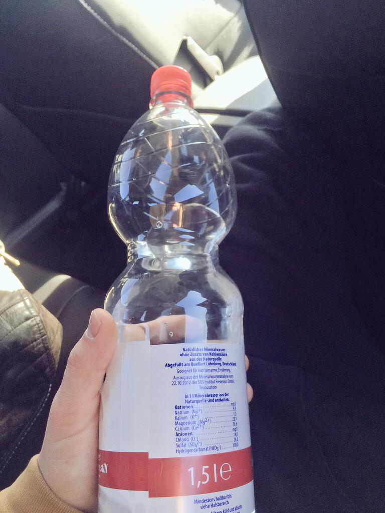 dielochis's tweet photo. Erstmal was #trinken. 😂😂 http://t.co/PncWRubjxS