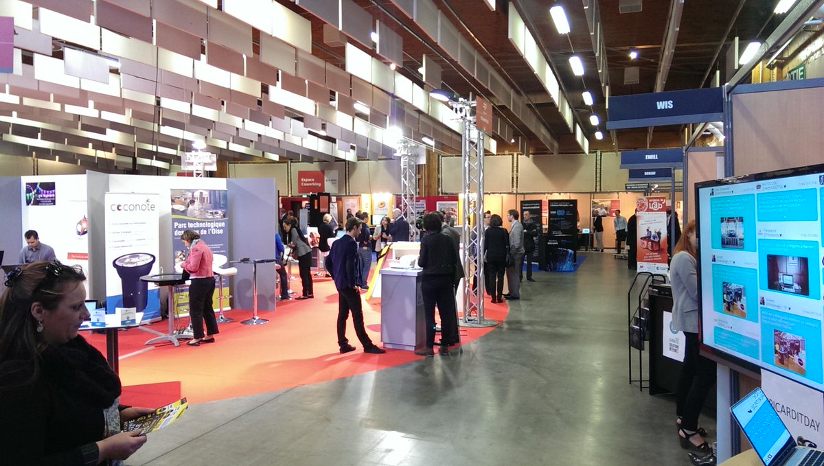 AmiensDigital's tweet photo. Ouverture du #PICARDITDAY à #AMIENS RDV à #Megacité de 9H à 18H. The place to be #Numérique en #PICARDIE aujourd'hui! http://t.co/RbAHWhG38g