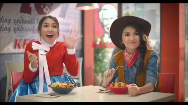 KNLoverForever's tweet photo. Emeged. Cutie 😍😍 @bernardokath Kahit anong version ang ganda pa rin 😭😭

-💄 http://t.co/cLZ5Sy6XUC