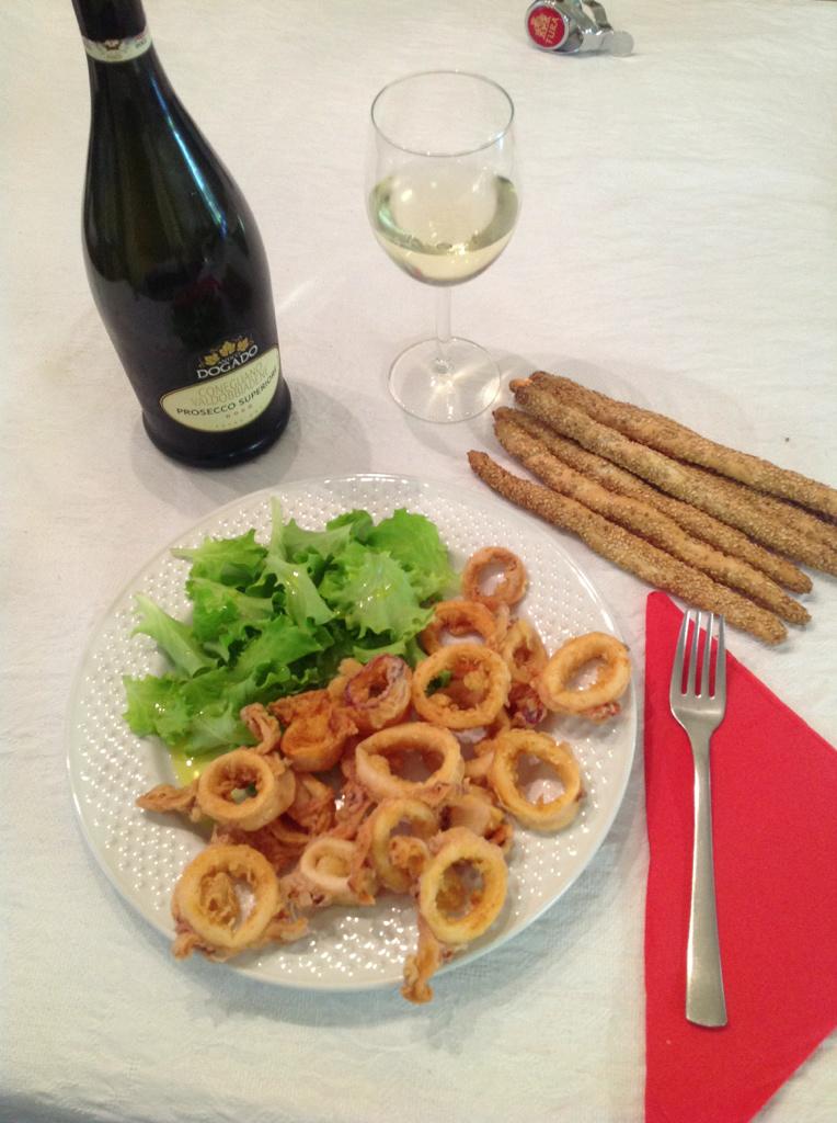 moriggias's tweet photo. #pranzo #home #calamari #fritto #cucina #italianstyle #italianfood #cucinaitaliana http://t.co/BdPb6v0UVE