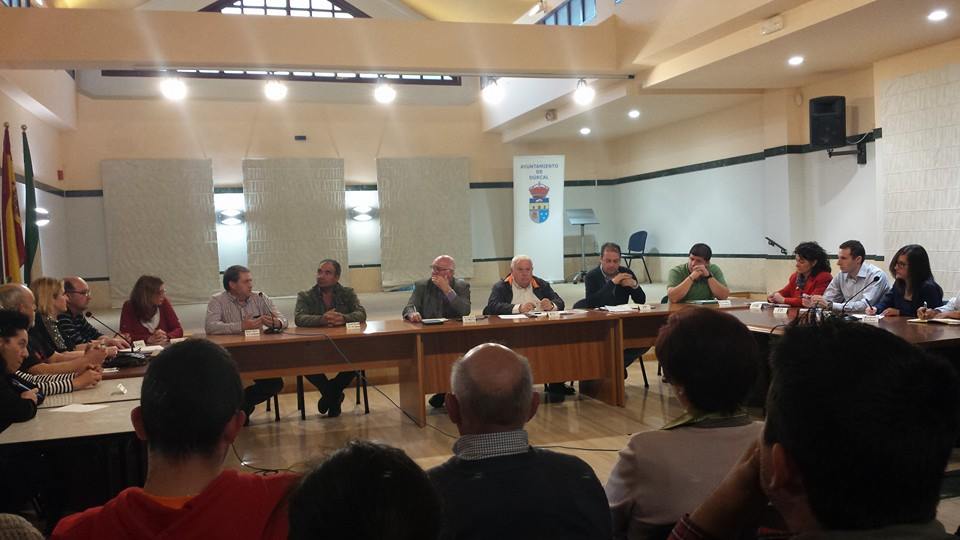 PSOEDurcal's tweet photo. Mesa redonda con la Asociación Cultural Almosita. #YoConToñi #NosUneDurcal #NosUneDúrcal http://t.co/1CcgvSBdw5