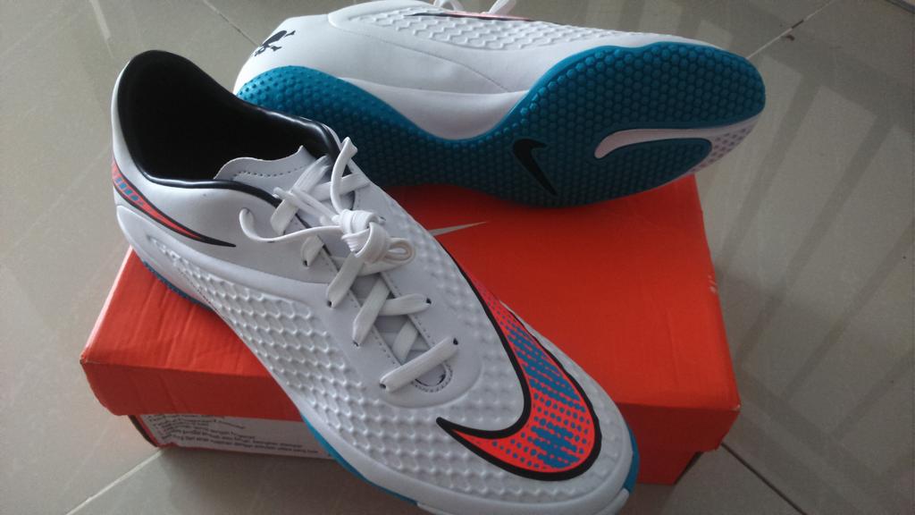 Stok terakhir.!
Hypervenom phelon ic shine trough
799k diskon jd 630k
Size 41
ORIGINAL RESMI
Made in Indonesia
