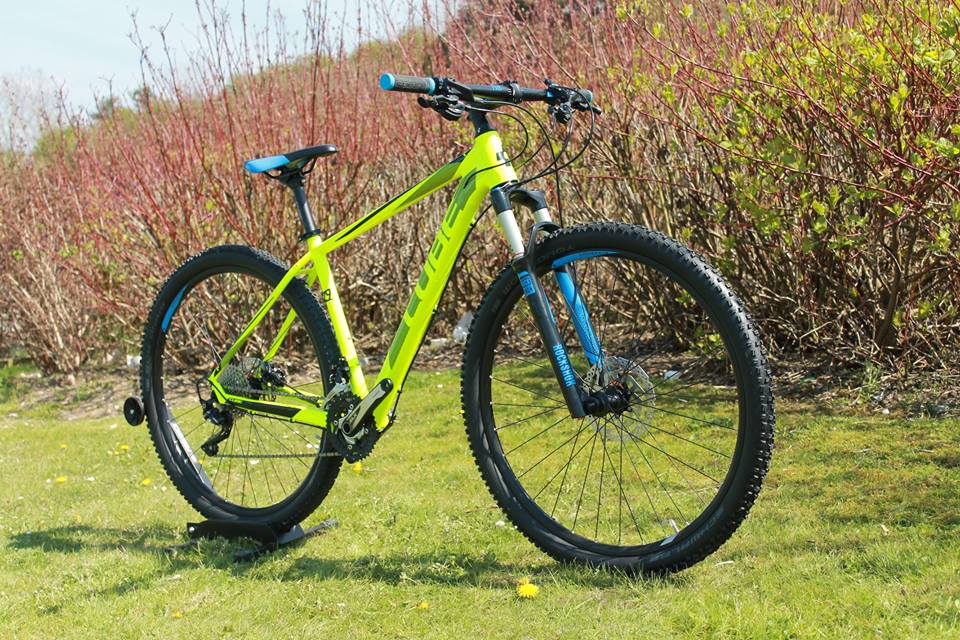 TweeksCycles's tweet photo. For only £899 you can get this amazing @CUBEBikesUK LTD Pro 29er.  Perfect for a cycle 2 work voucher! #STPremier http://t.co/yXIjtE9tVi