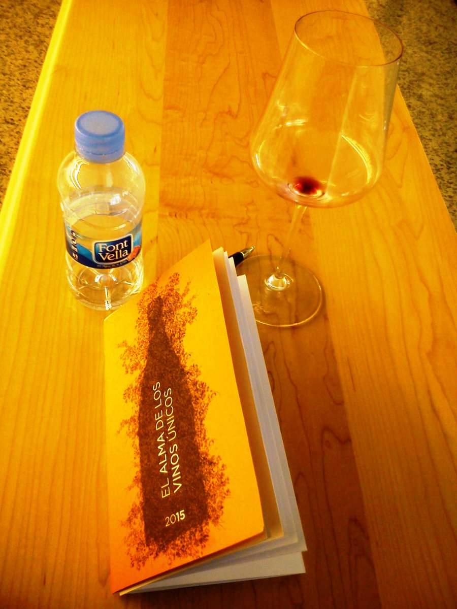 amigos_del_vino's tweet photo. Gracias @almavinos por la excelente jornada de aprendizaje ayer en Burgos http://t.co/tRqgla2uJN