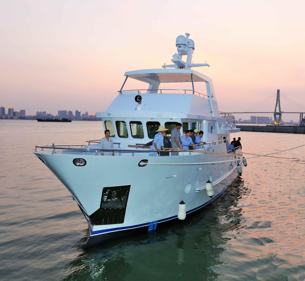 AlexeiMihkailov's tweet photo. New Bering 65 is launched!
#beringyachts #steel #expeditionyachts #bering65 #launch #yachts http://t.co/bgygITo74R
