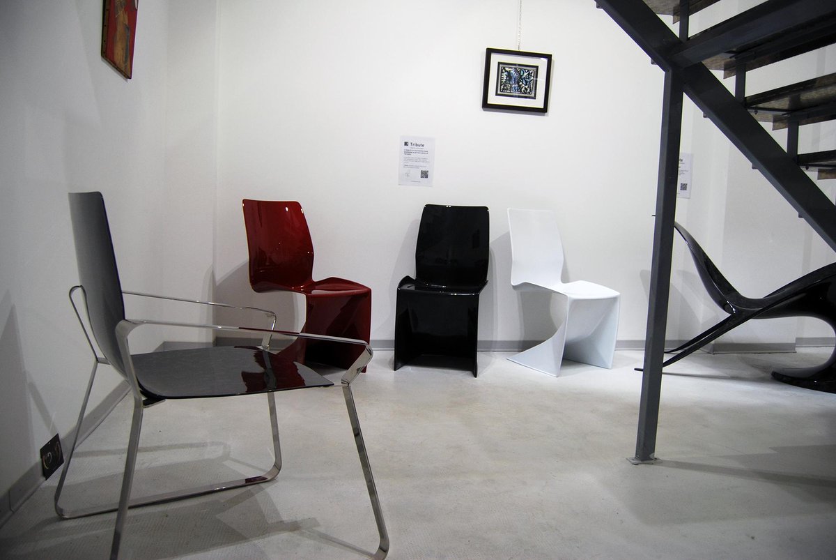 mast_elements's tweet photo. Hexa design by @SavioFerrante, @SpazioTadini until April 23... Look the amazing chair in Black Pearl Carbon fiber http://t.co/iTLueyJNUP