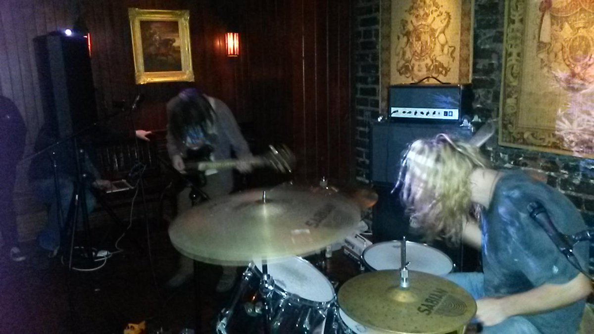 VisceralVolume's tweet photo. @tweakbird just crushed it @ the Griffin in L.A. #Hair #Tweakbird #Let'sPretend #VisceralVolume http://t.co/ezKqO6oh6Z
